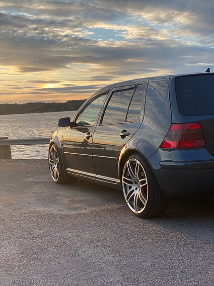 Volkswagen Golf IV 2 of 5