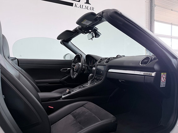 Porsche 718 Boxster 11 of 15