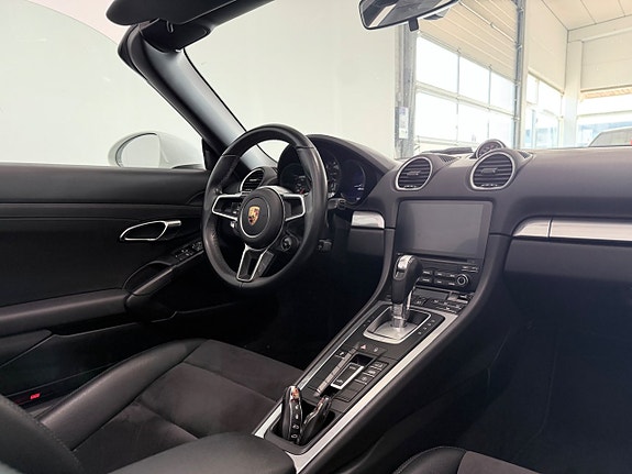 Porsche 718 Boxster 13 of 15