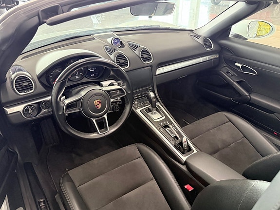 Porsche 718 Boxster 14 of 15