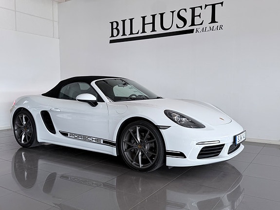 Porsche 718 Boxster 2 of 15