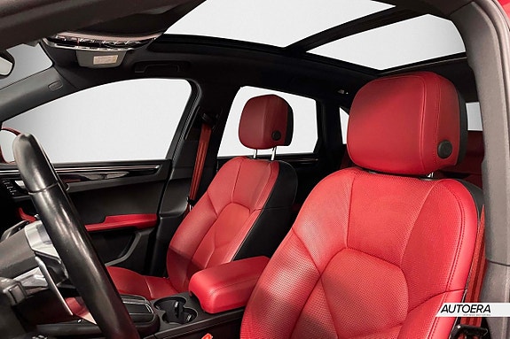 Porsche Macan S 14 of 28