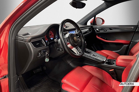 Porsche Macan S 11 of 28