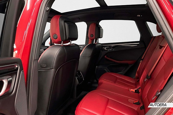 Porsche Macan S 15 of 28