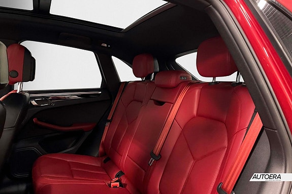 Porsche Macan S 16 of 28