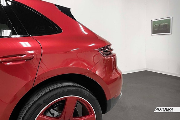 Porsche Macan S 9 of 28