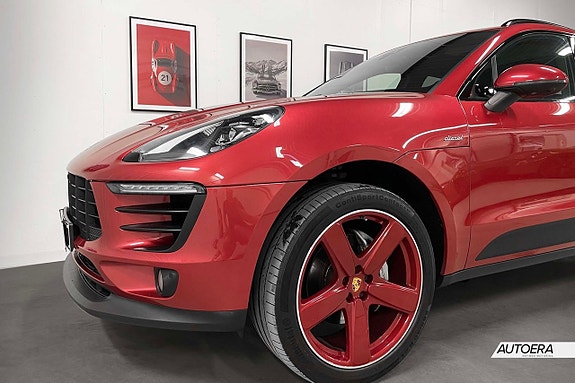 Porsche Macan S 2 of 28