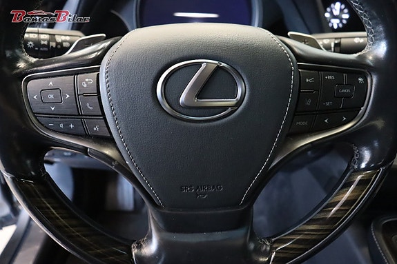 Lexus LS500h 16 of 25