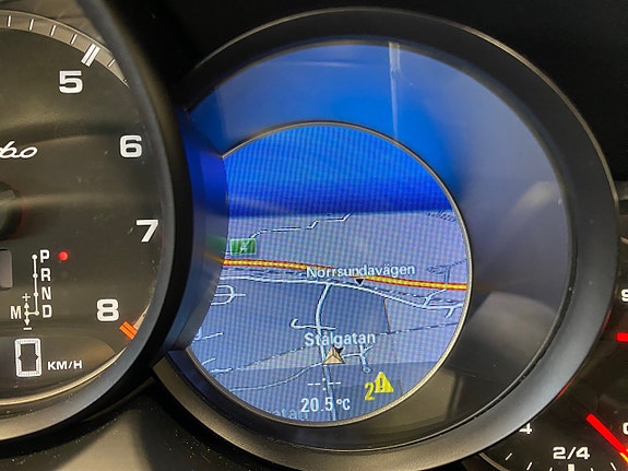 Porsche Cayenne Turbo 18 of 22