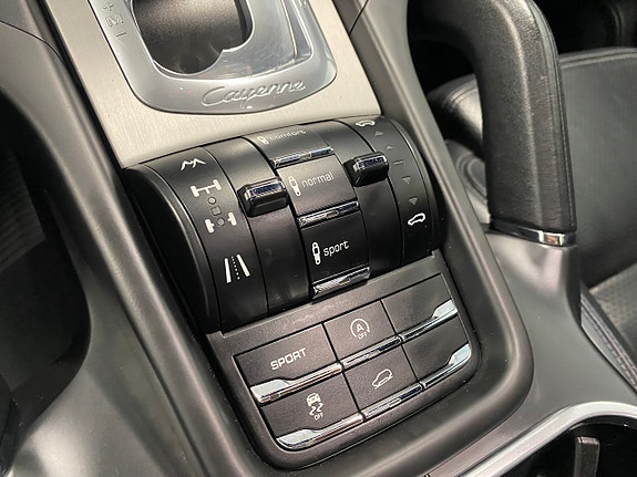 Porsche Cayenne Turbo 21 of 22