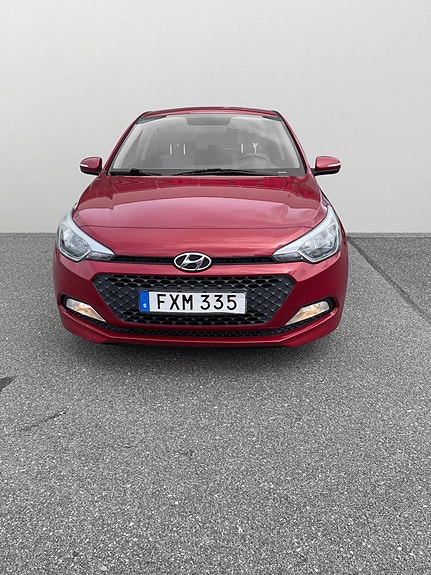 Hyundai i20 2 of 13