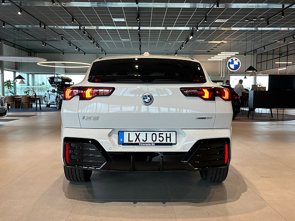 BMW iX2 5 of 5