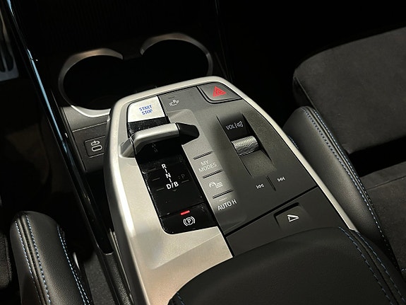 BMW iX2 12 of 17