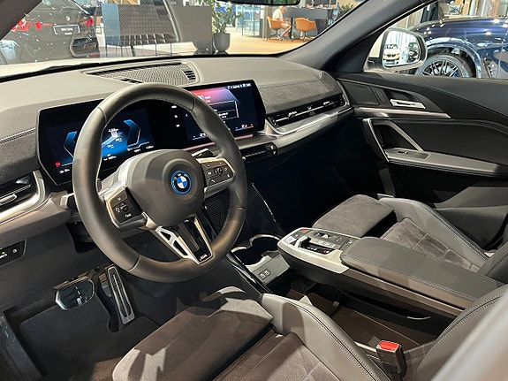 BMW iX2 8 of 17