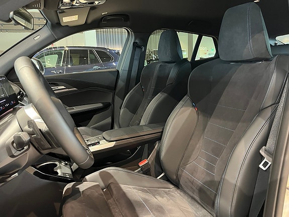 BMW iX2 7 of 17