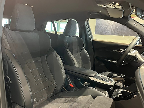 BMW iX2 13 of 17