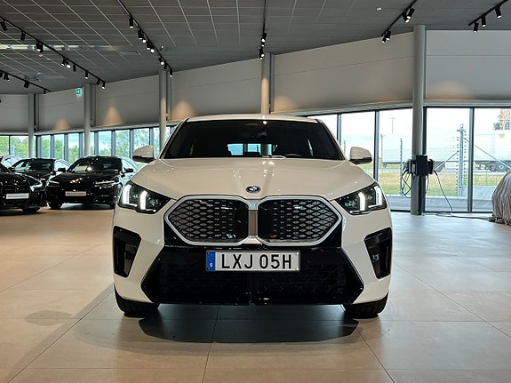 BMW iX2 2 of 5