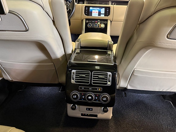 Land Rover Range Rover 13 of 30