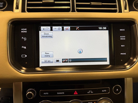 Land Rover Range Rover 28 of 30