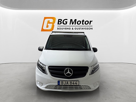 Mercedes-Benz Vito 108 2 of 5