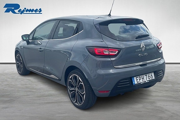 Renault Clio IV 3 of 5