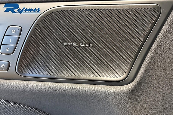 Volvo S60 16 of 23