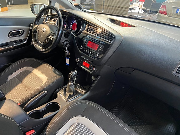 Kia Ceed 8 of 12