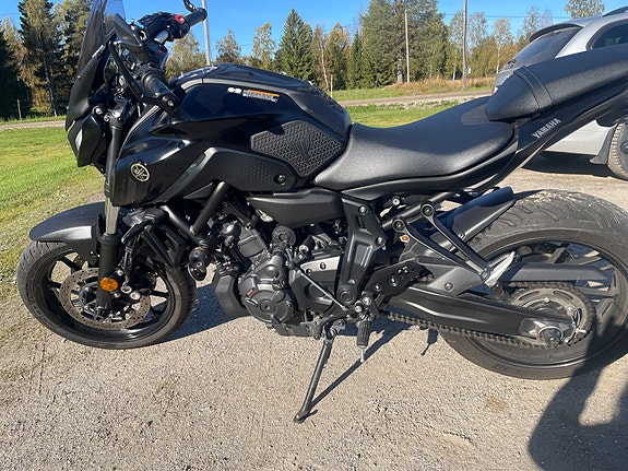 Yamaha MT-07 2 of 5