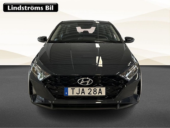 Hyundai i20 8 of 18