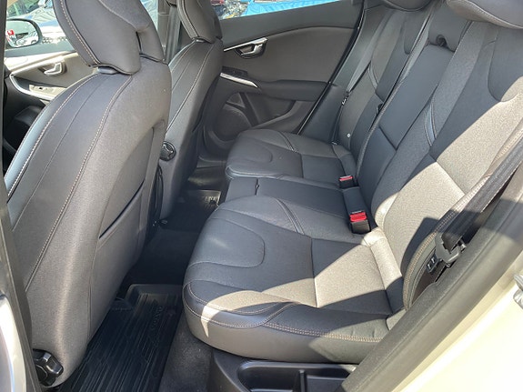 Volvo V40 Cross Country 5 of 10