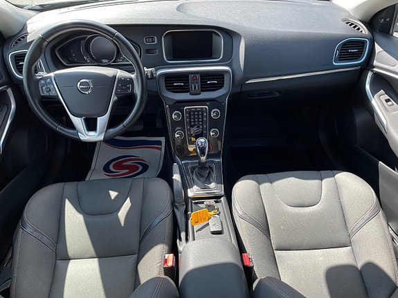 Volvo V40 Cross Country 6 of 10