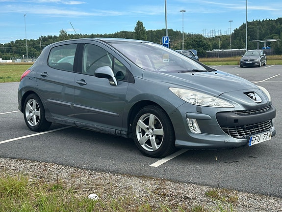 Peugeot 308 3 of 5