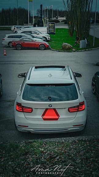 BMW 320d 9 of 11