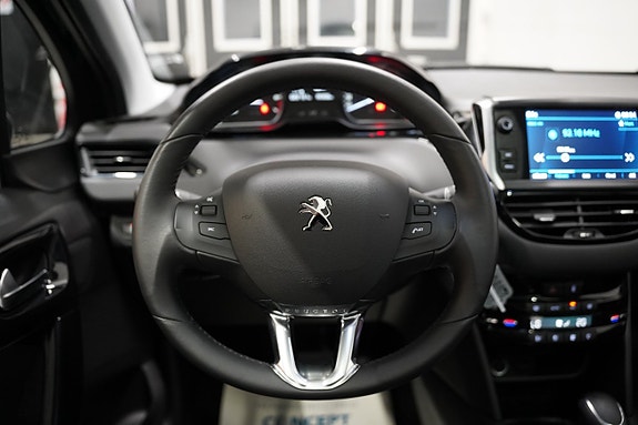 Peugeot 208 11 of 18