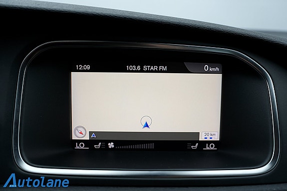 Volvo V40 Cross Country 20 of 28