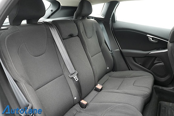 Volvo V40 Cross Country 27 of 28