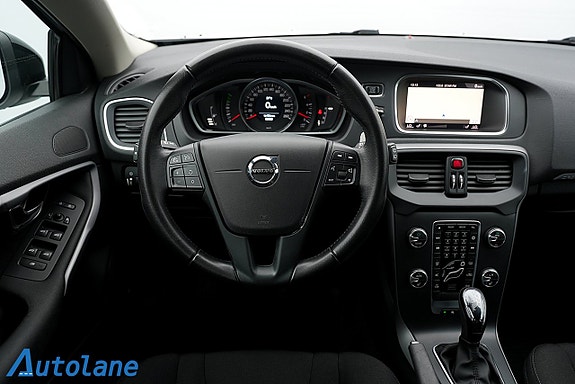 Volvo V40 Cross Country 18 of 28