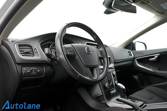 Volvo V40 Cross Country 14 of 28