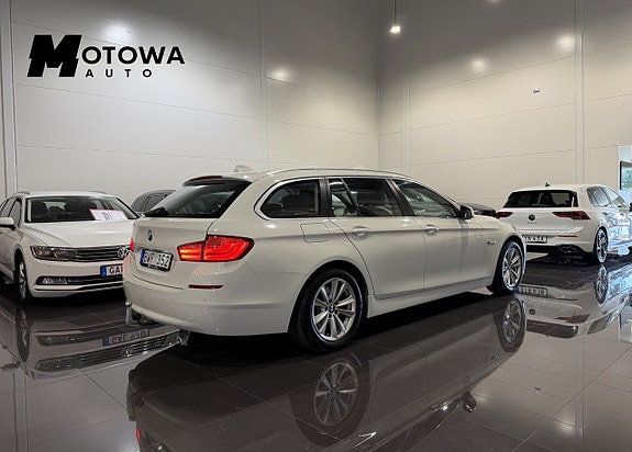 BMW 520d 2 of 5