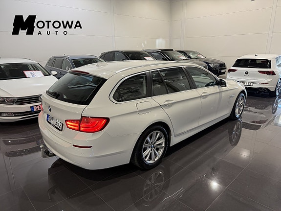 BMW 520d 4 of 5