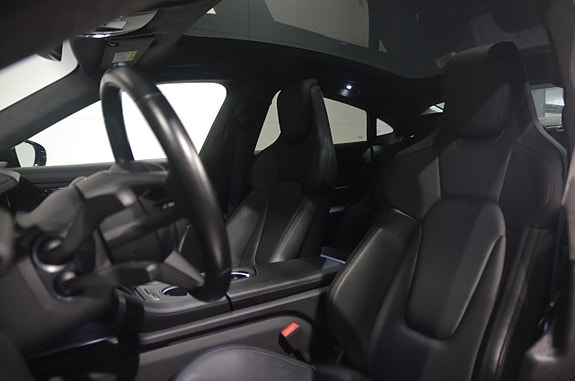 Porsche Taycan 4S 11 of 21