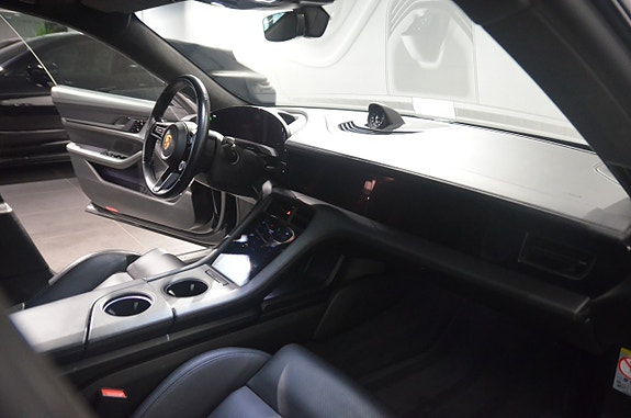 Porsche Taycan 4S 13 of 21