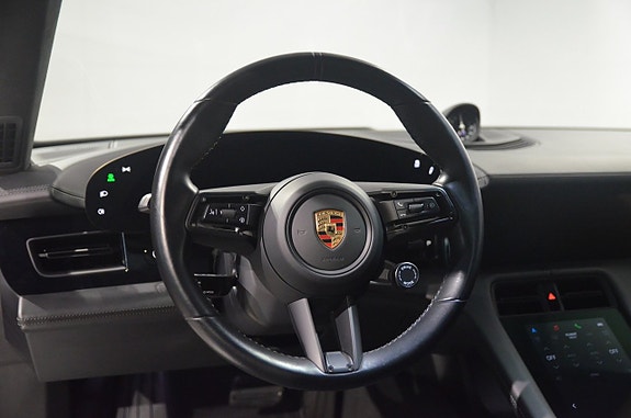 Porsche Taycan 4S 16 of 21