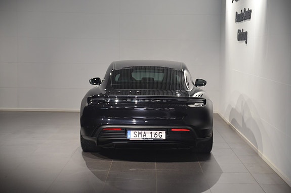 Porsche Taycan 4S 7 of 21