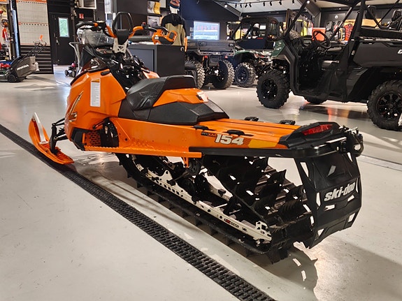 Ski-Doo Summit X 154 800 E-tec 3 of 5