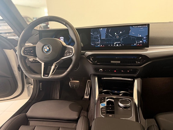 BMW i4 8 of 12
