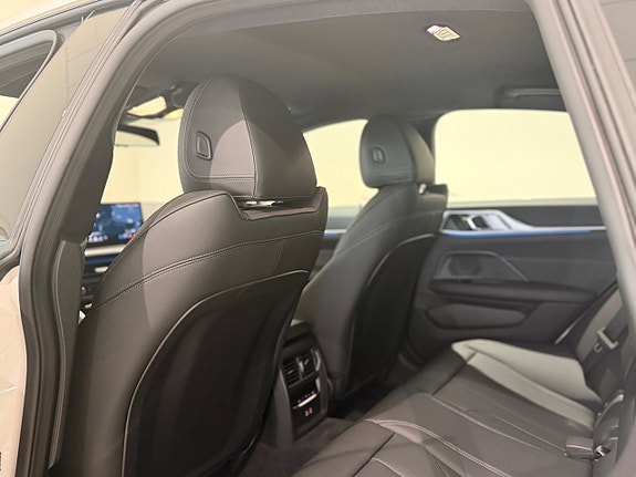 BMW i4 6 of 12