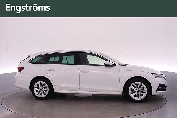 Skoda Octavia 2 of 5