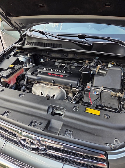 Toyota RAV4 5 of 5