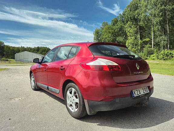Renault Megane III 2 of 5